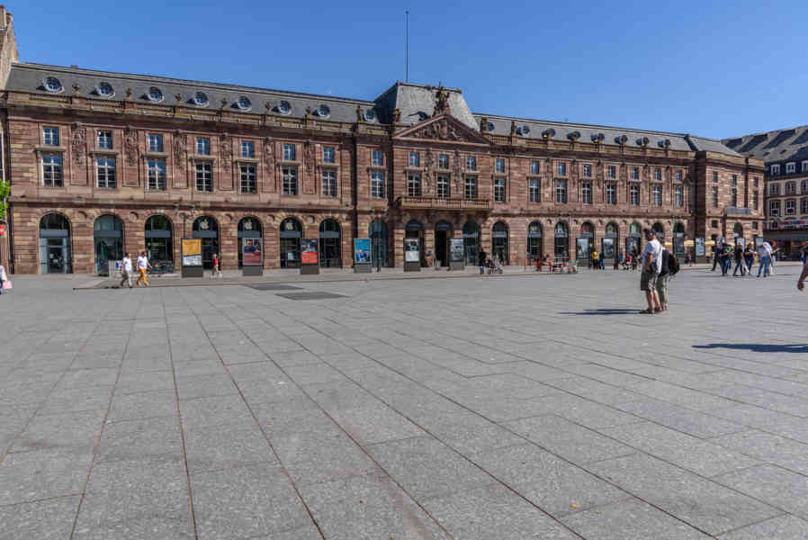 Francia - Alsacia 086 - Estrasburgo - plaza Kléber - edificio Aubette.jpg
